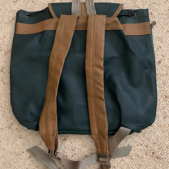 Gerry Cosby Green Backpack - Picture 2 of 7